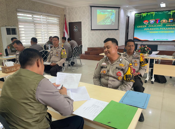 Tim Polda Riau melaksanakan penilaian Green Policing Award 2025. 